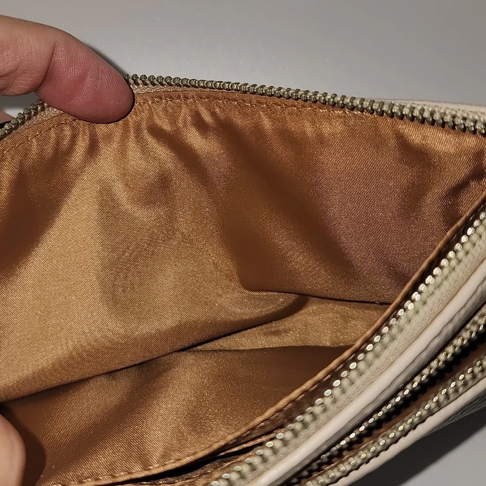 Coach‎ Beige Leather Wristlet Crossbody